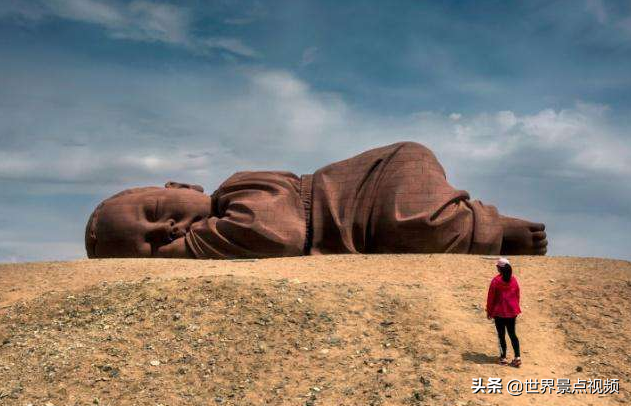 中国最大的“巨婴”，在戈壁躺了2年之久，看后