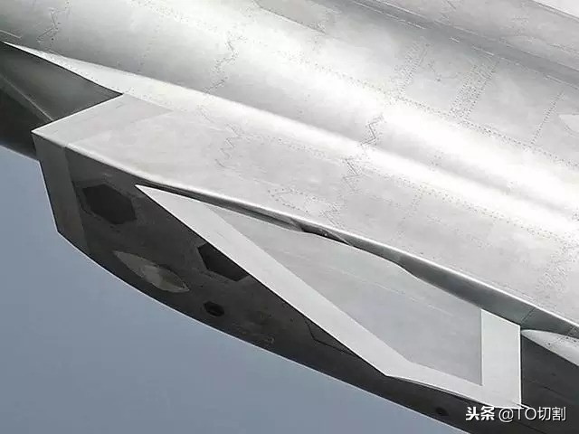 零距離觀看殲-20，高清到一顆鉚釘，顏值性能爆表