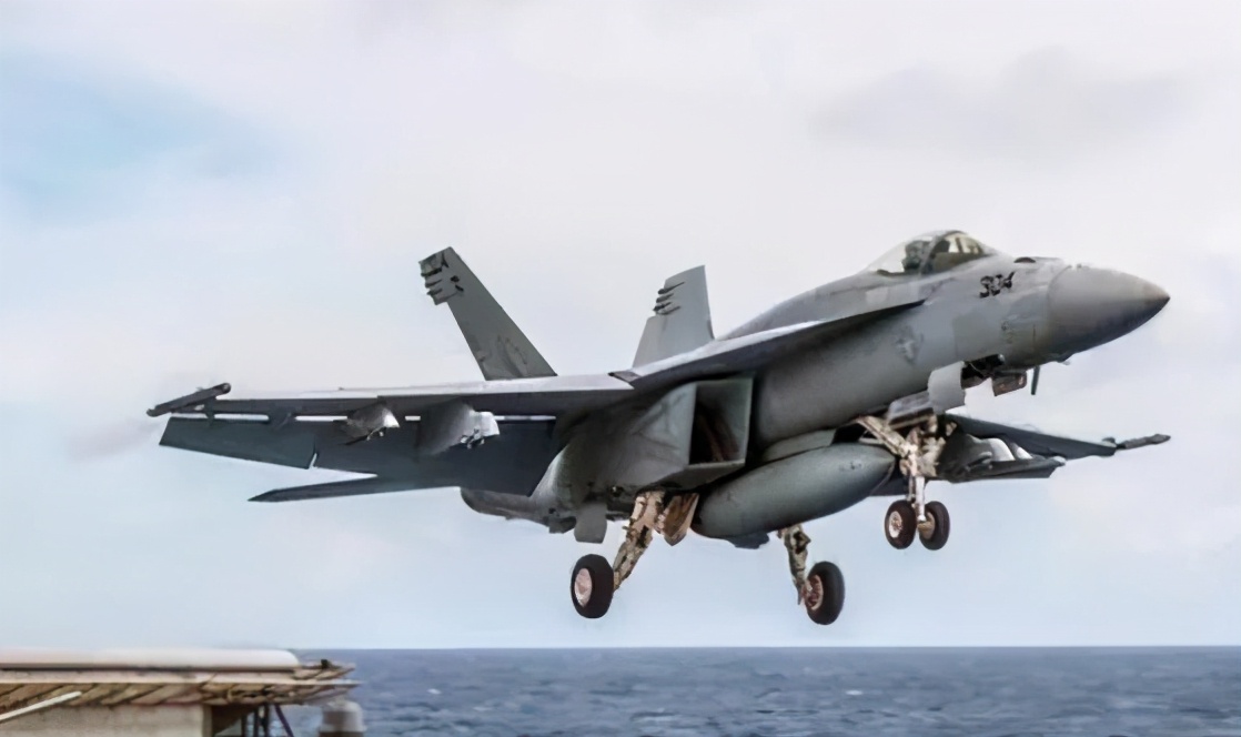 特朗普走前给拜登挖的坑，无意间帮了中国，美