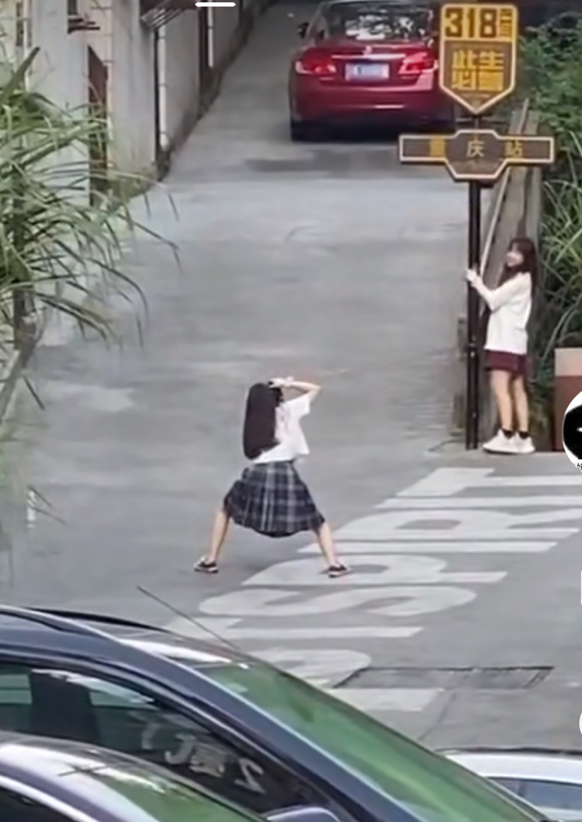 Does the girl give boudoir honey to take a picture with this kind of pose? The friendship that this looks even if spends a lot breaths out Hahahaha