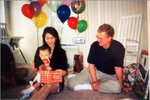 首次向全世界揭露“南京大屠杀暴行”的华裔女作家张纯如自杀之谜