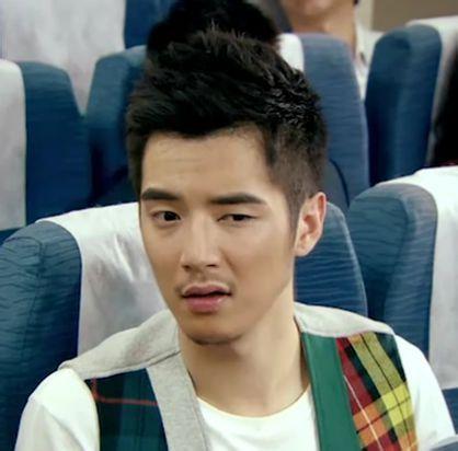 他因《爱情公寓》而出名，曾客串过《美国队长