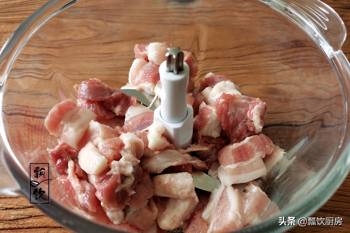 吃馄饨，这馅鲜美又解馋，留恋舌尖的味道难忘，早餐夜宵都惦记着