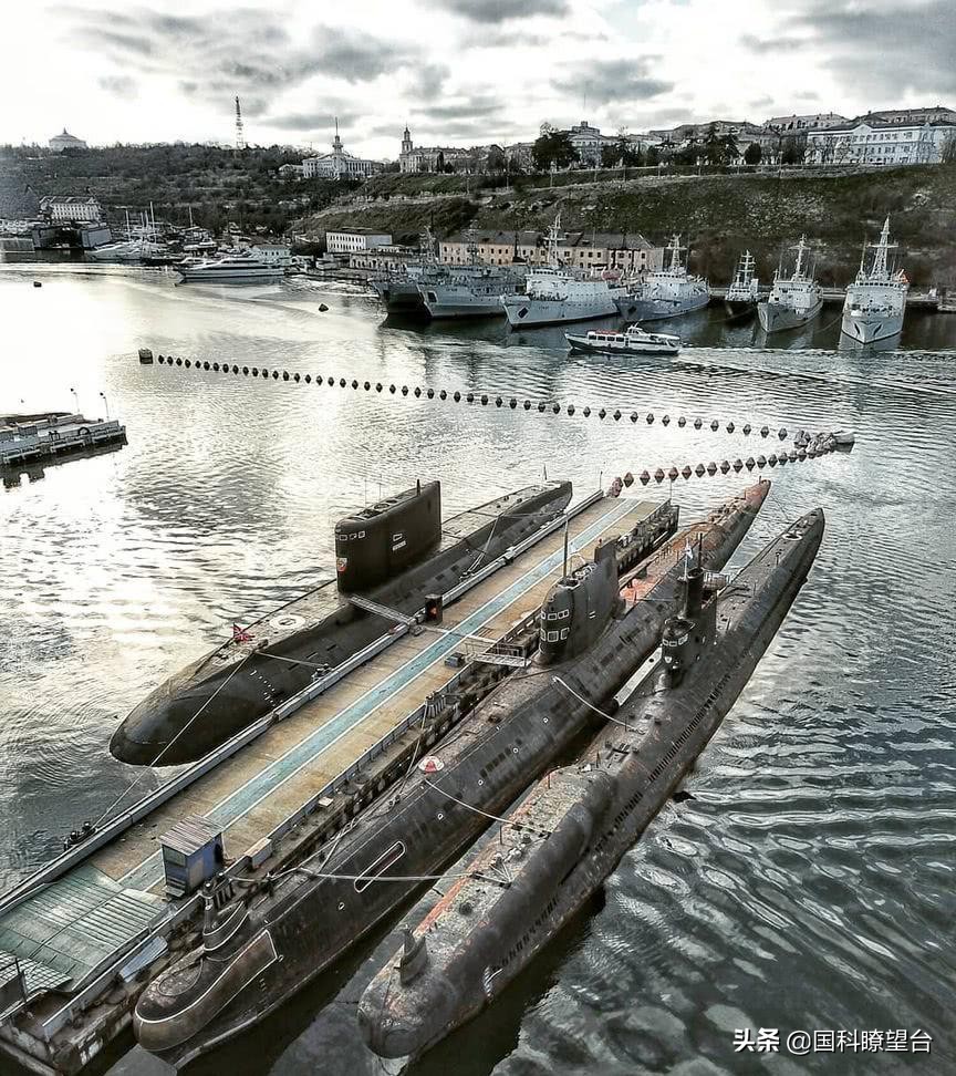 �����ĵ�Ӣ����ĸ���ͱ���ɢ���켣һ����̬���ں�������������