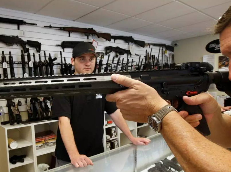 越战老兵杀伤力有多强？一人杀伤7名警察，家里