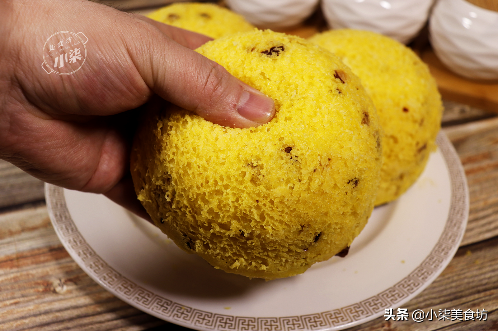 天冷橘子不要直接吃，打2个鸡蛋，暄软香甜，吃过一次就念念不忘