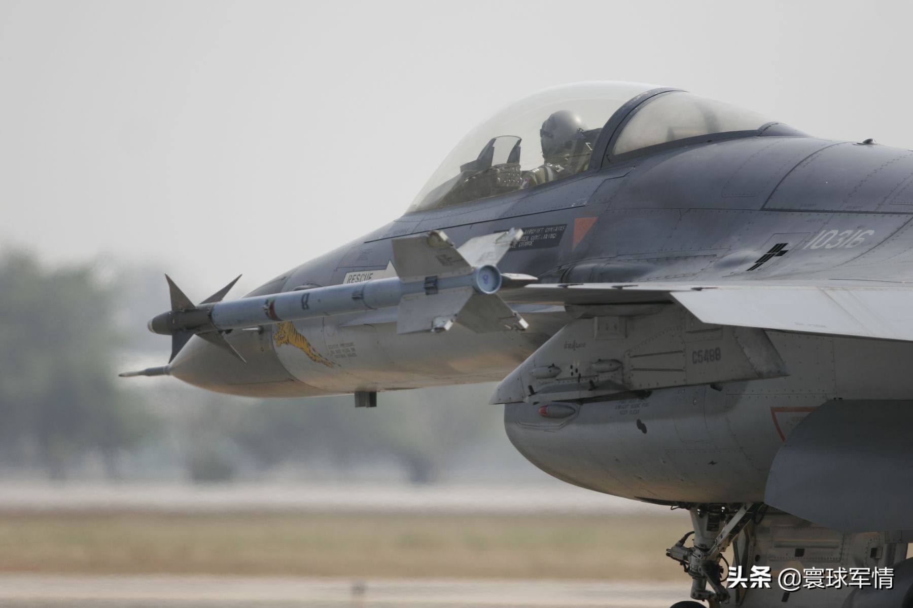 ̨��F16���ָ��ɣ����������ٴε�̨��ר�ң����ϲ��ϱ�������