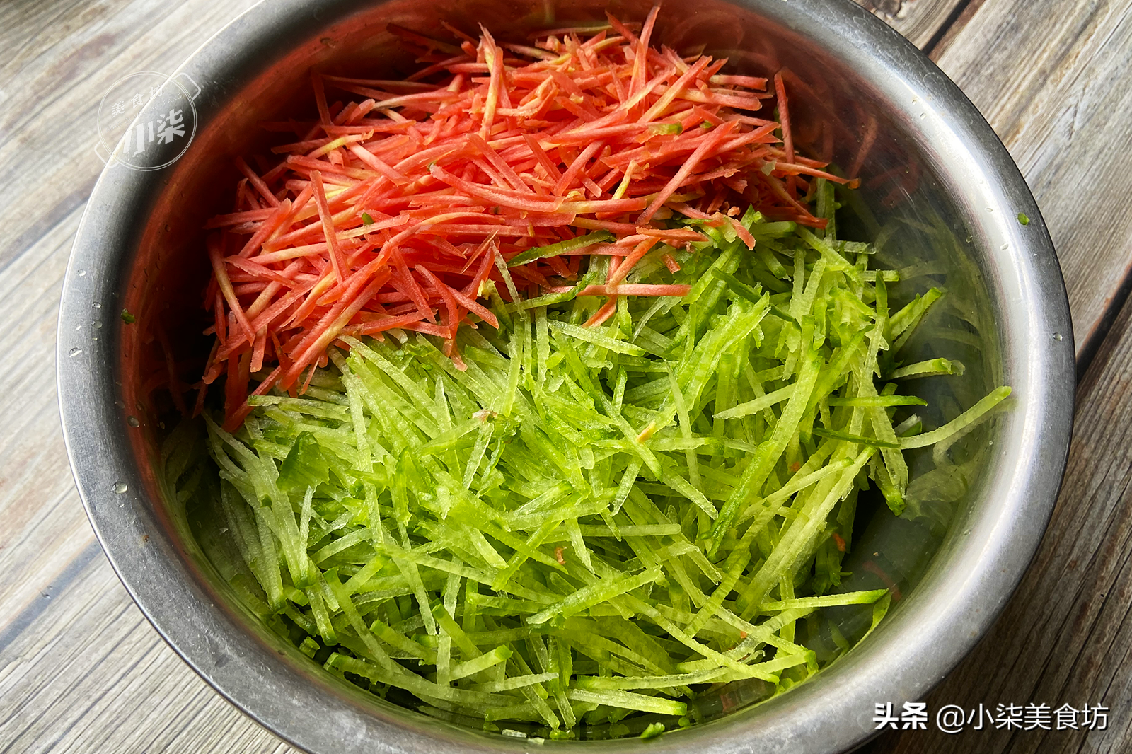 炸蘿蔔丸子不加一滴水，老式做法，丸子外酥裡軟，放10天也不硬