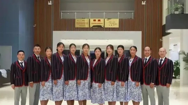 奥运会主力国家团服曝光！日韩偏甜美减龄风，中国睡衣装花哨土气