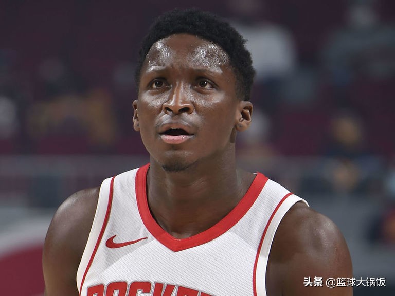 官宣！重磅签约正式完成，篮网双喜临门，湖人