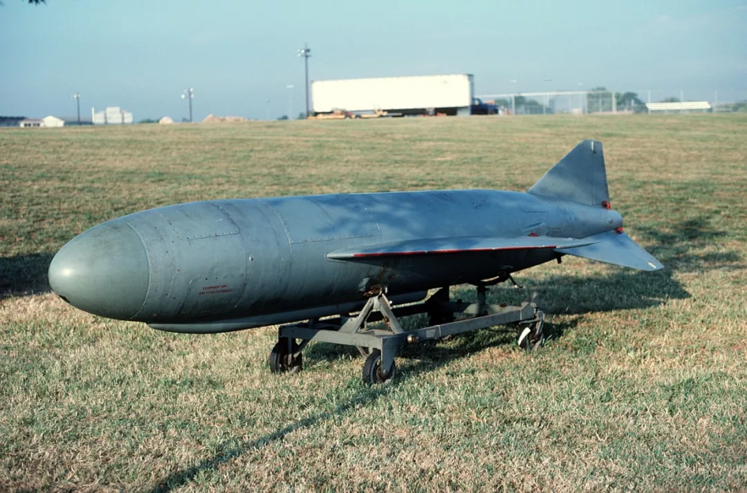 �й���-6KЯ��4öYJ-12A�ߵ����࣬�Ҿ������ƺ�������Σ�