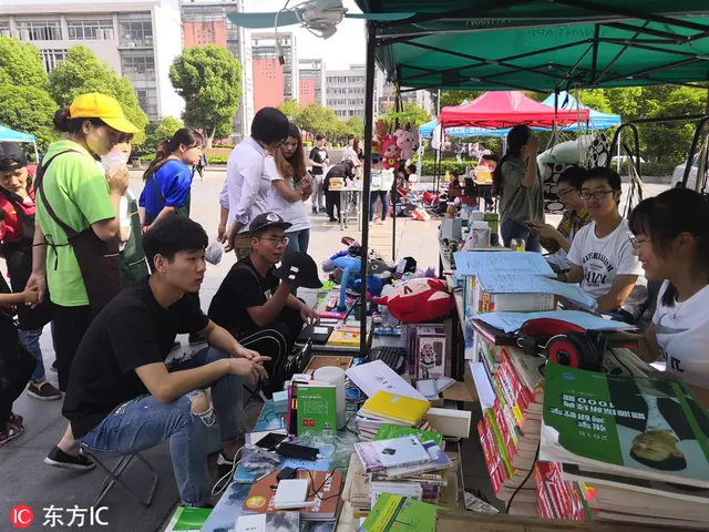 跳蚤市场是个啥市场？学霸笔记生活小物件样样全！快淘宝叭