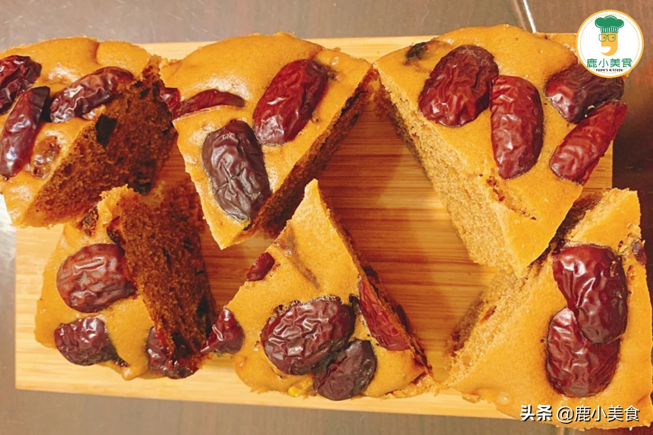 鬆軟香甜的紅糖發糕，不用揉麵，比饅頭還簡單，孩子隔天吵著要吃