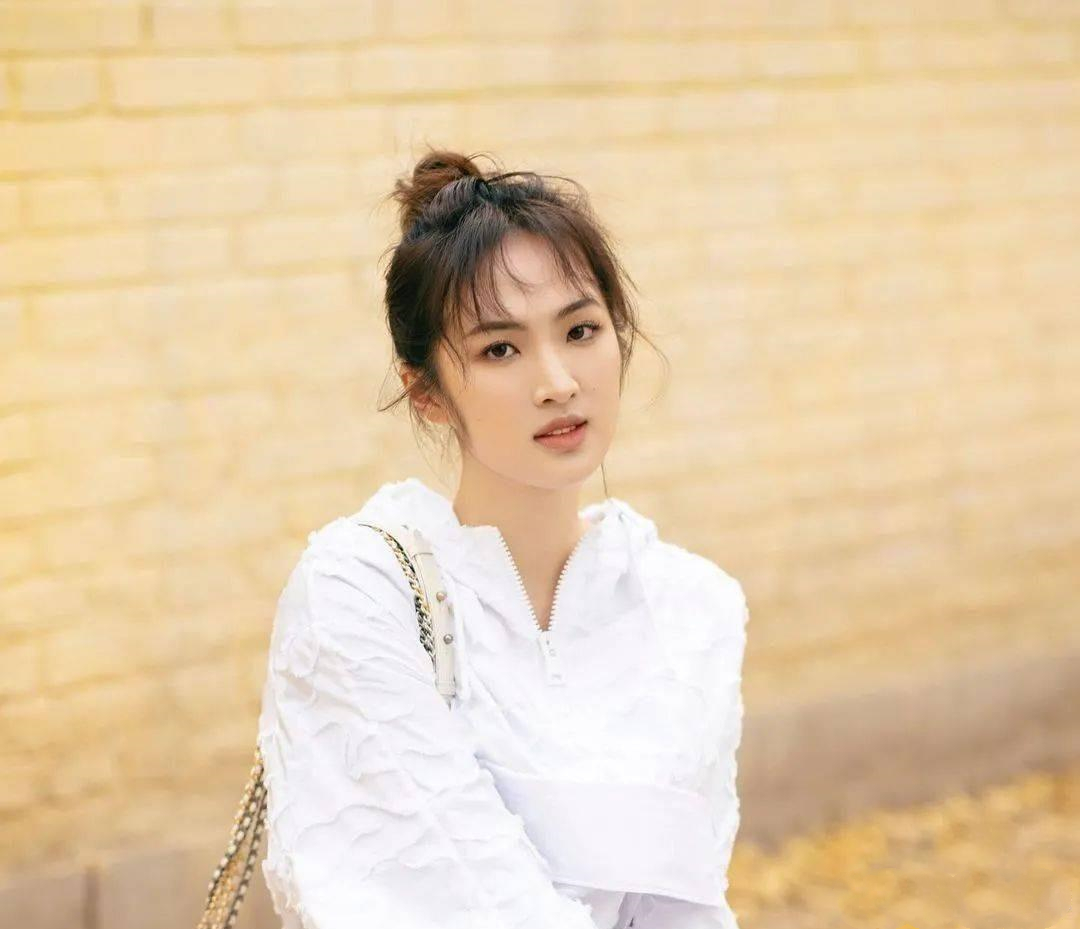 姚安娜翻车告诉我们：如果你只有“半桶水”，