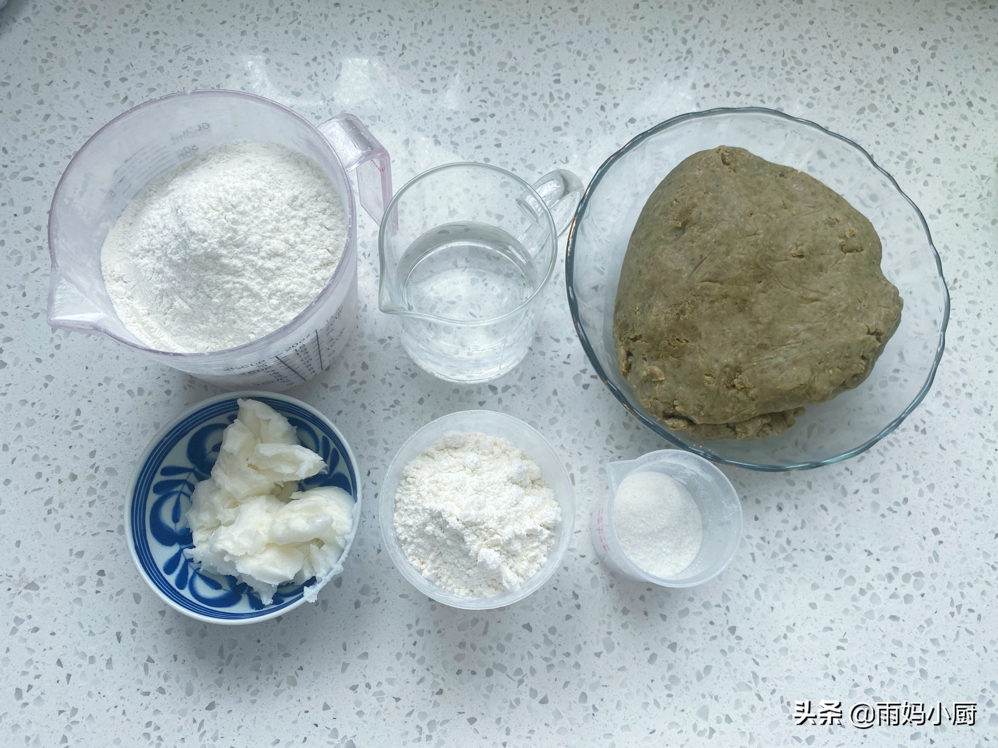 70岁老妈爱吃的绿豆饼，在家就能做，外酥里香又清甜，解暑必备