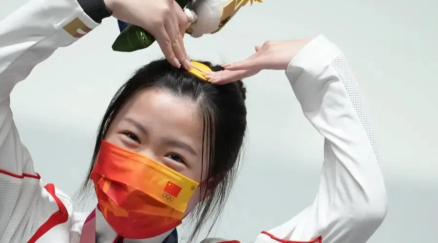奥运中日对决的流量盛宴冷思考：狂欢的社交平台和冷静的团部