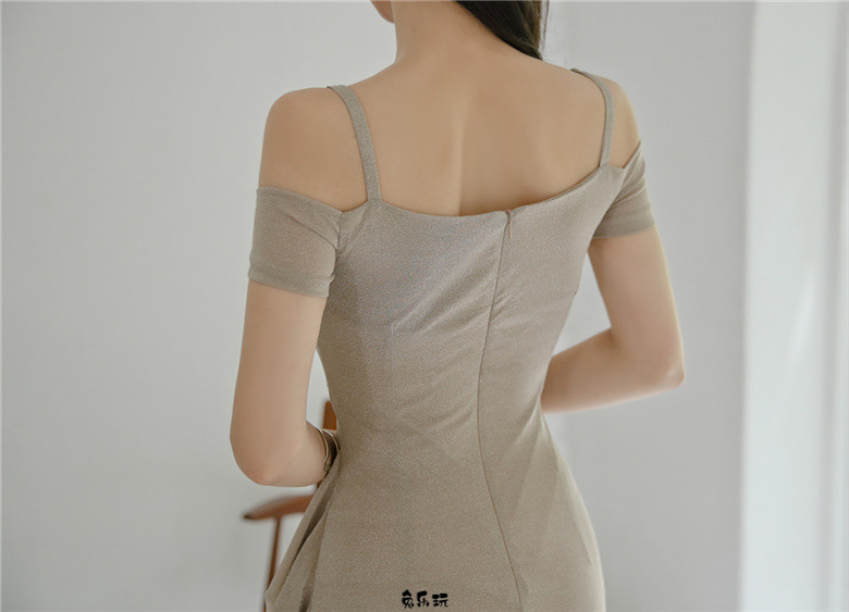 孙允珠：巴黎庄园灰褐泛青华尔兹礼裙