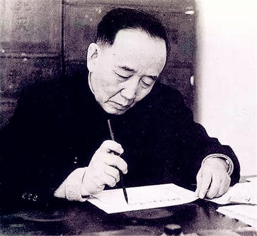 郭沫若写了2个字拍出1610万元，凭什么？专家：这