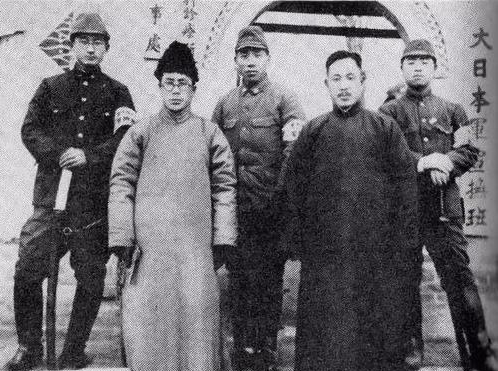 他为日本做事，被骂\"大汉奸\"，后来名字