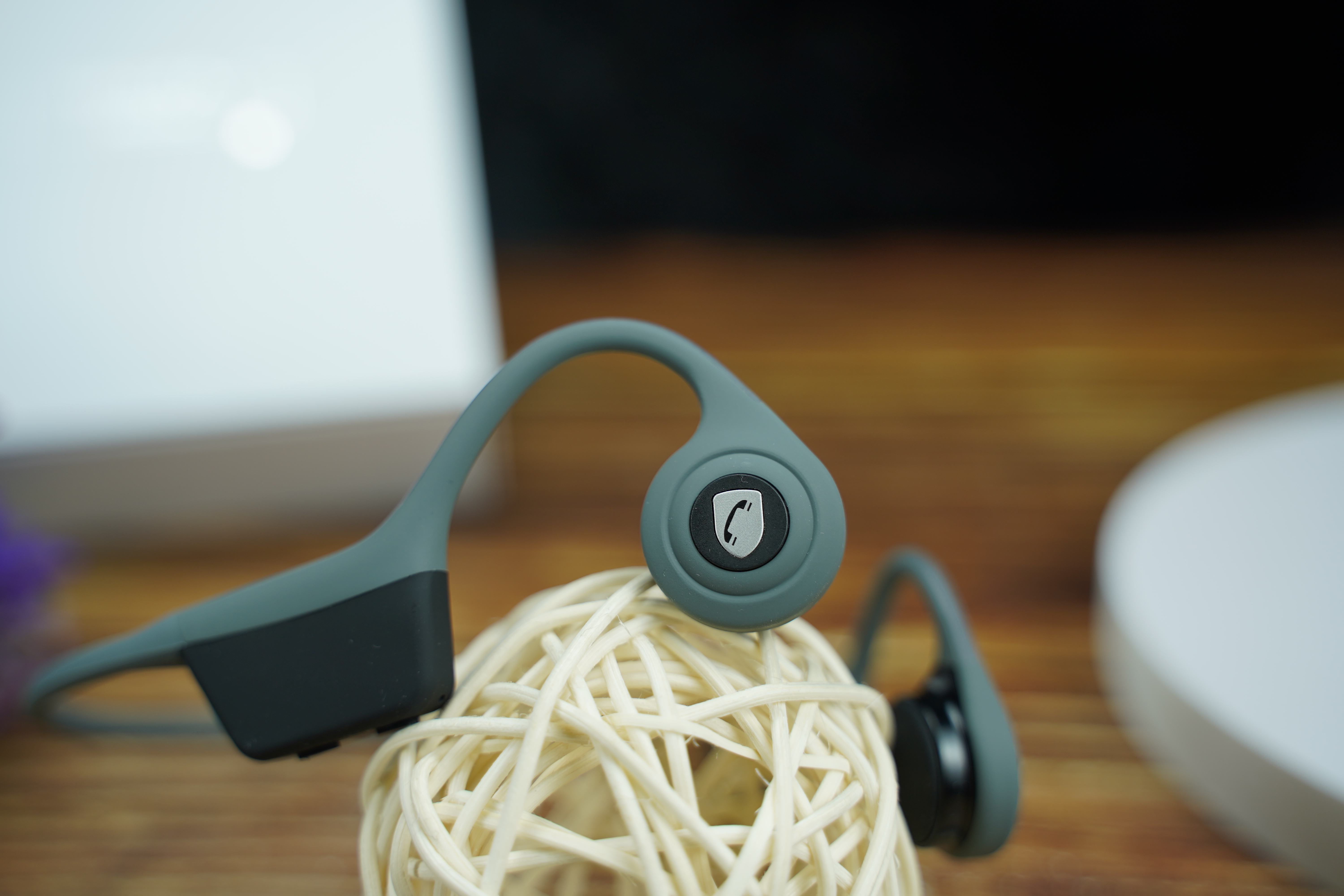 轻便，不伤耳。再遇nineka（南卡）runner骨传导耳机