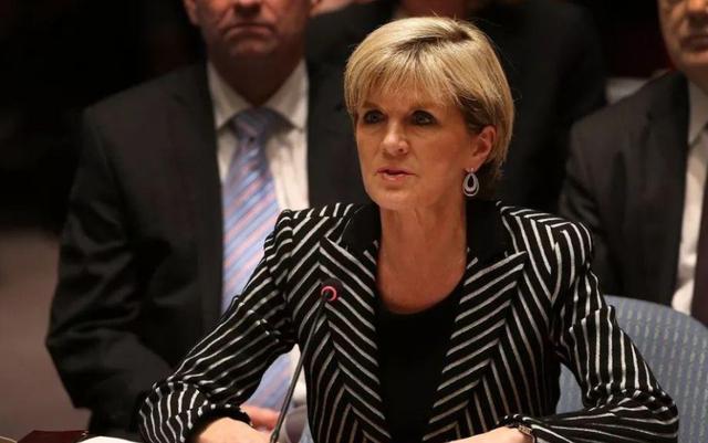 約翰遜接過反華大旗？ 企圖組建聯盟，華春瑩作出回應