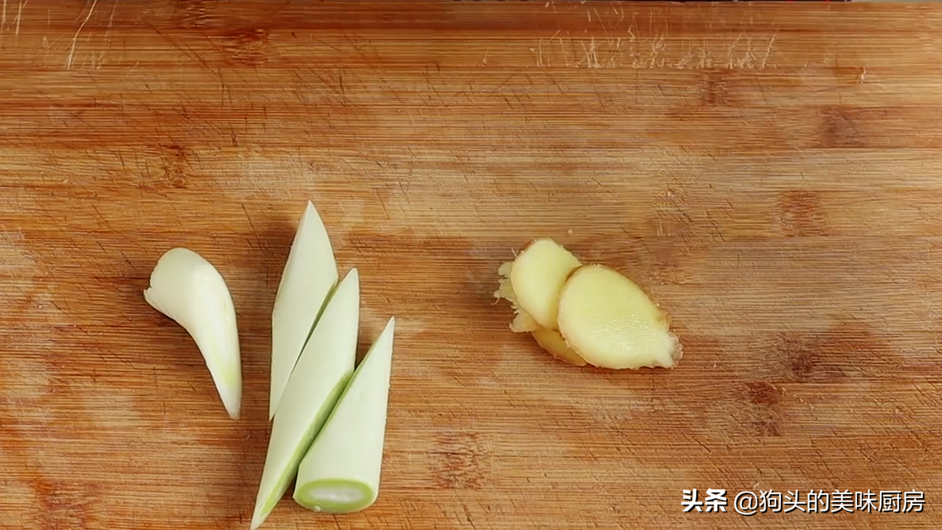 做紅燒肉時，掌握這些小技巧，紅燒肉不腥不柴，軟爛入味口感好