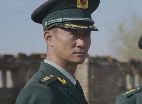 硬汉吴京的蜜糖婚姻：20亿身价背后，是妻子谢楠的一句“我养你”
