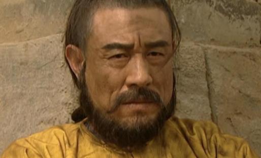 甘肃一农民上交一副盔甲，考古专家一看，大呼