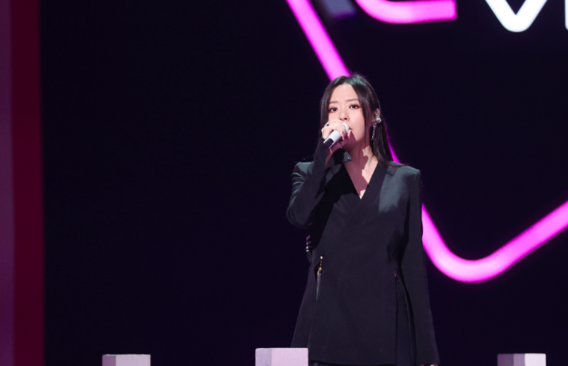 张靓颖为何敢公开暗讽《王牌对王牌》，她的底