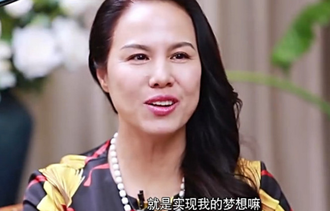 母亲的“十年造星计划”毁了郑爽：妈妈，我不