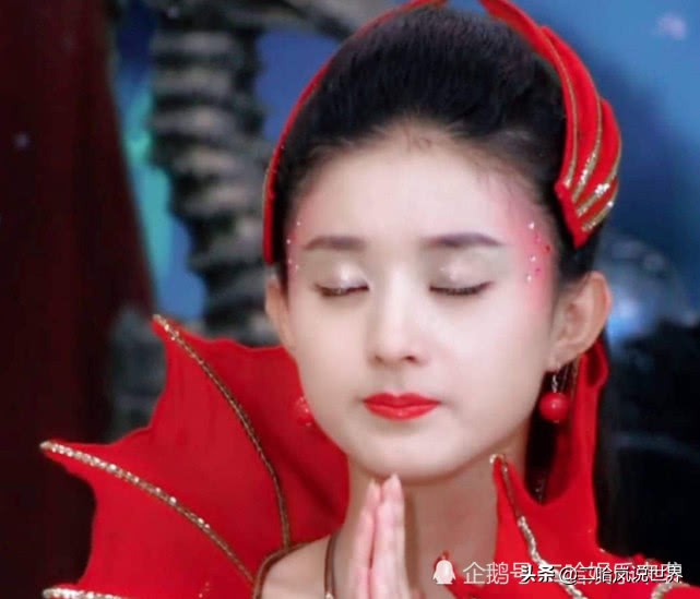 同样饰演“鲤鱼精”，躲过赵丽颖，避开徐怀钰，却被张予曦迷倒