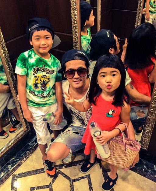 曹格为儿子庆12岁生日，Joe留黄发显成熟，丑萌姐姐成韩系美少女