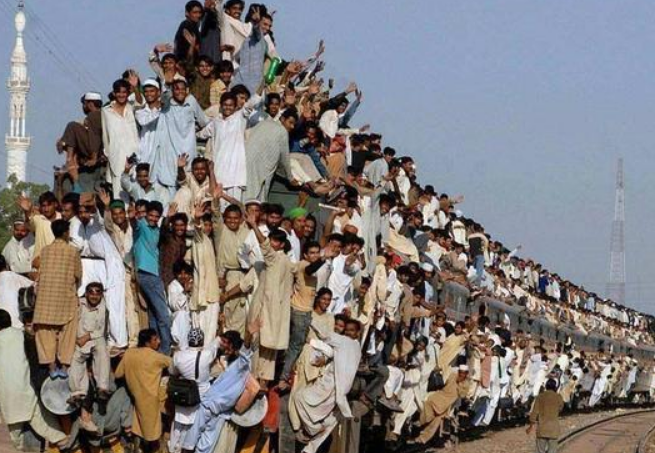 比印度还脏乱差，人口超1.6亿的孟加拉，为何如