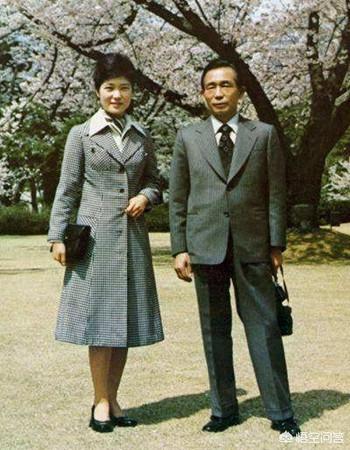 韩国第一位女总统，从闺蜜门到萨德，朴槿惠是