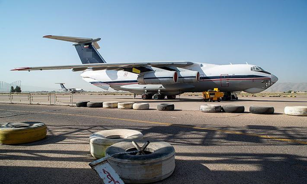 战斗在深夜再次打响，伊朗基地升起巨型蘑菇云