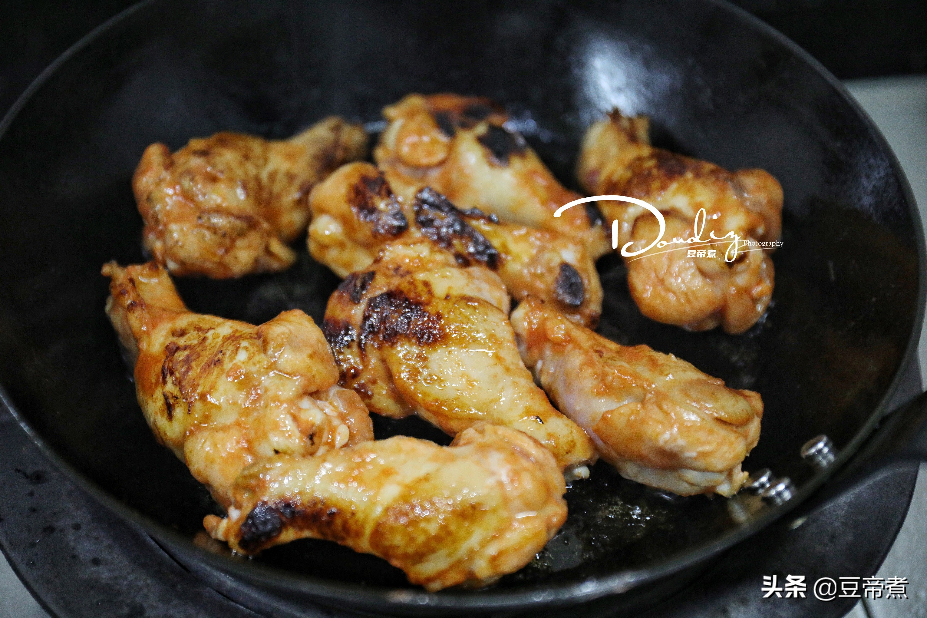 一端上桌就被抢吃光，孩子让我再做一次，没想到小鸡腿这么受欢迎