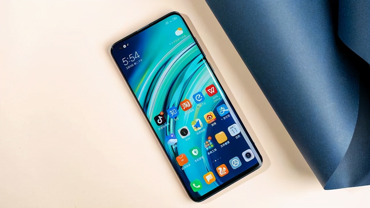 雷军不再“沉默”，接连发布五款新机，覆盖中