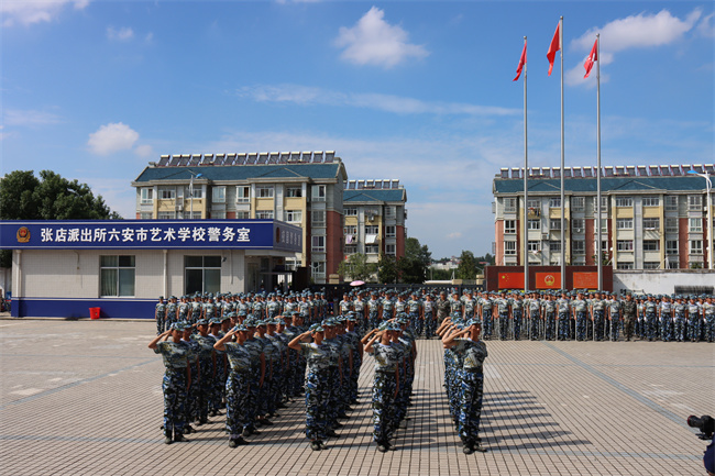 張店中學(xué)舉行2021級(jí)新生軍訓(xùn)匯報(bào)表演(圖5)