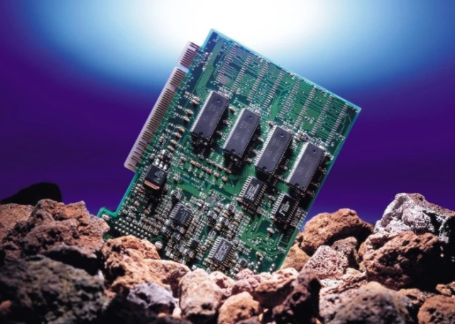 卡中国脖子美国却慌了！参议院出法案美媒警告：中国将成最大赢家