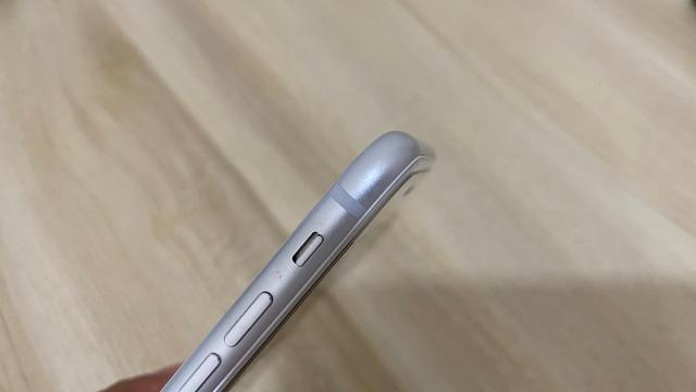 看了苹果二手iPhone收购价，我忽然感觉iPhone8P不香了