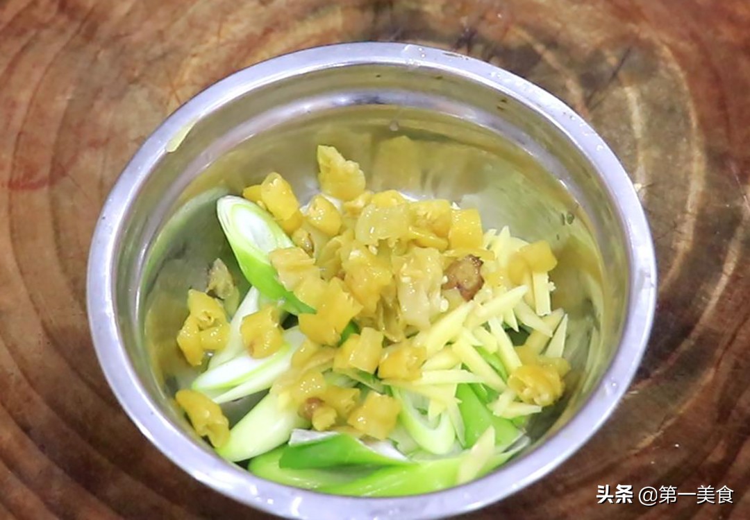 图片[4]-【青椒猪肝】做法步骤图 厨师长教你鲜嫩不腥技巧 学会在家做-起舞食谱网