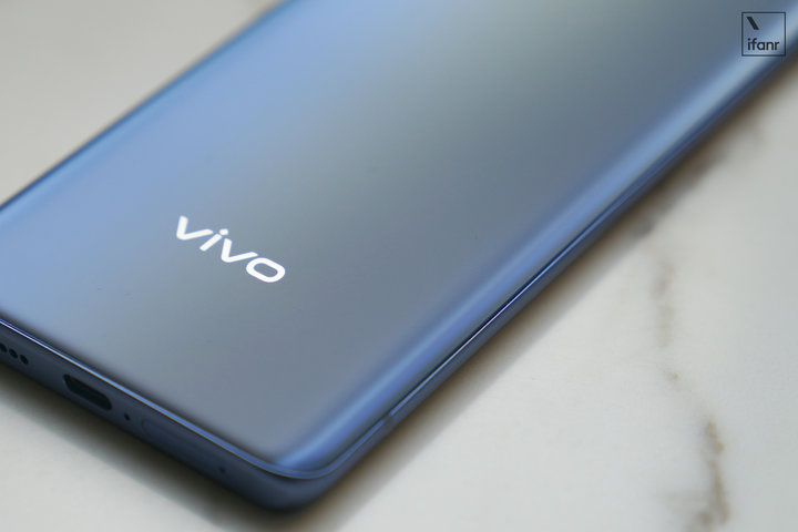 vivo X50 Pro+评测：超大杯的vivo手机,用上了尺寸最大的三星相机