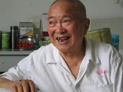 小红军7岁亲手为母报仇，9岁长征，舅舅是元帅，姐夫是开国中将