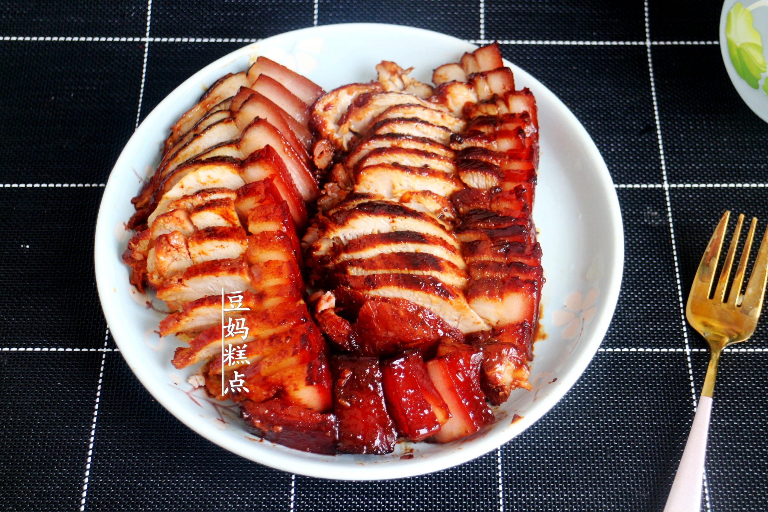 週末在家，用平底鍋給孩子做“叉燒肉”，神仙美味