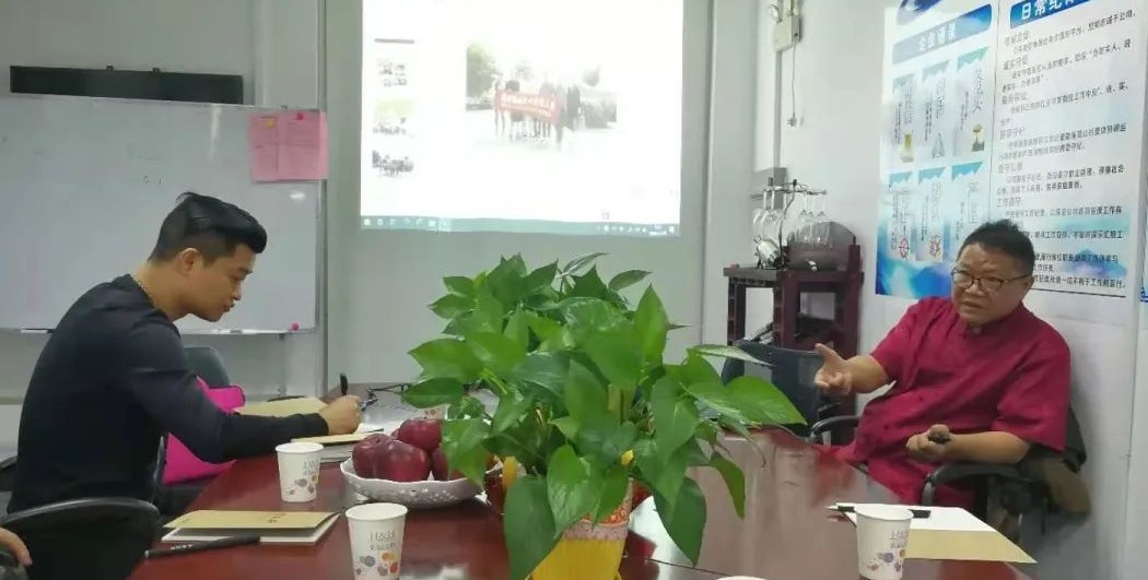 新春伊始，曾祥裕在广州为白领青年成功开办两期赣州杨公古法风水学习班