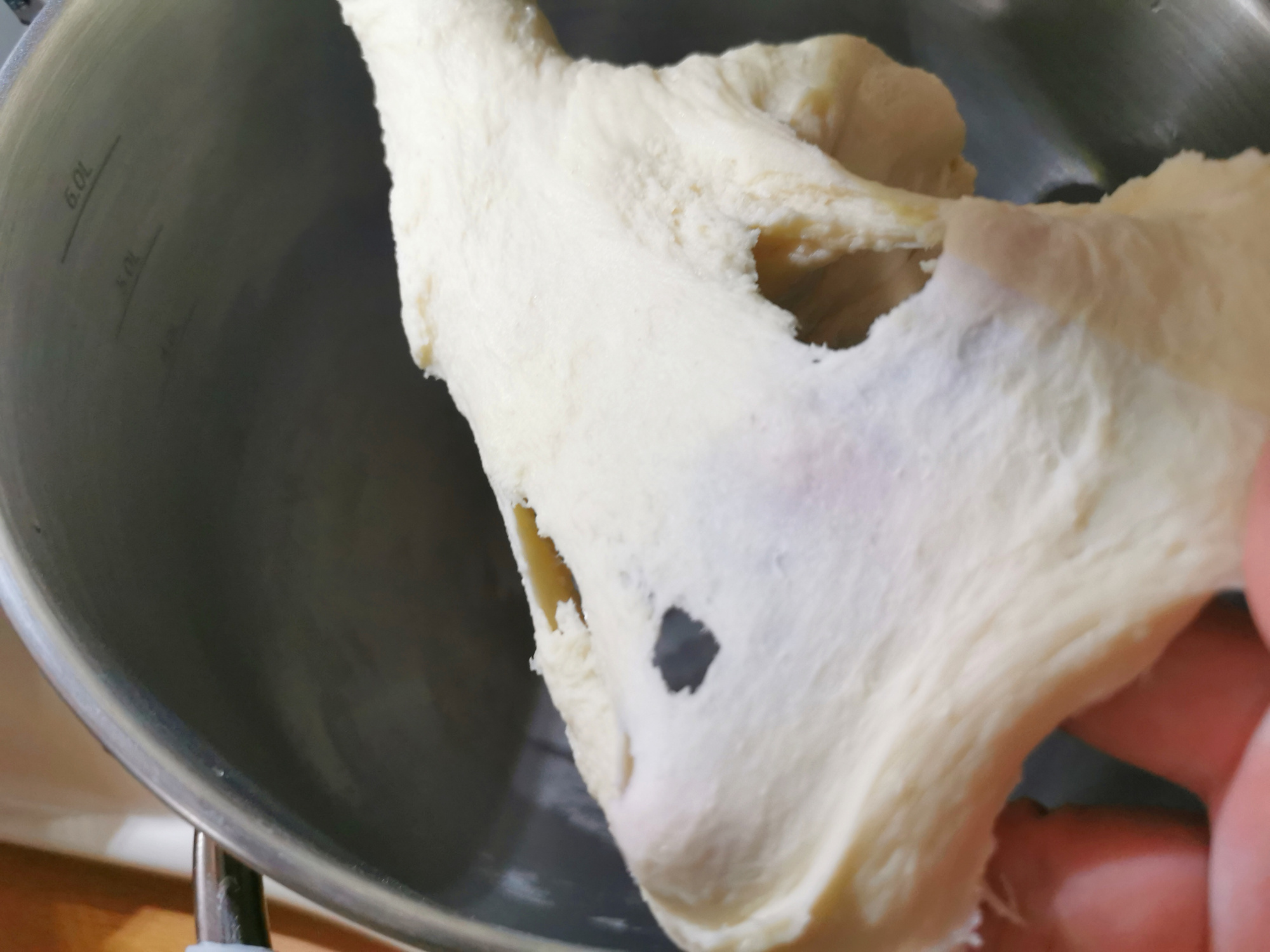 在家做香葱肉松面包卷，低糖少油，真材实料，比面包店买的要好吃