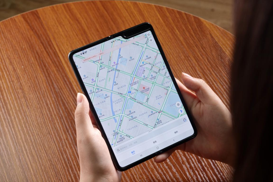 三星Galaxy Fold 首发，“新折叠形态”手机秀出未来科技