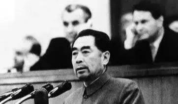 蒋介石晚年坦言：这一生我只敬佩一个人，怕两个人