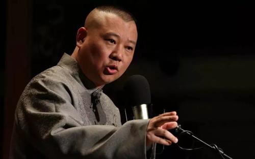 费玉清那么会讲段子那么爱损人，不过和郭德纲