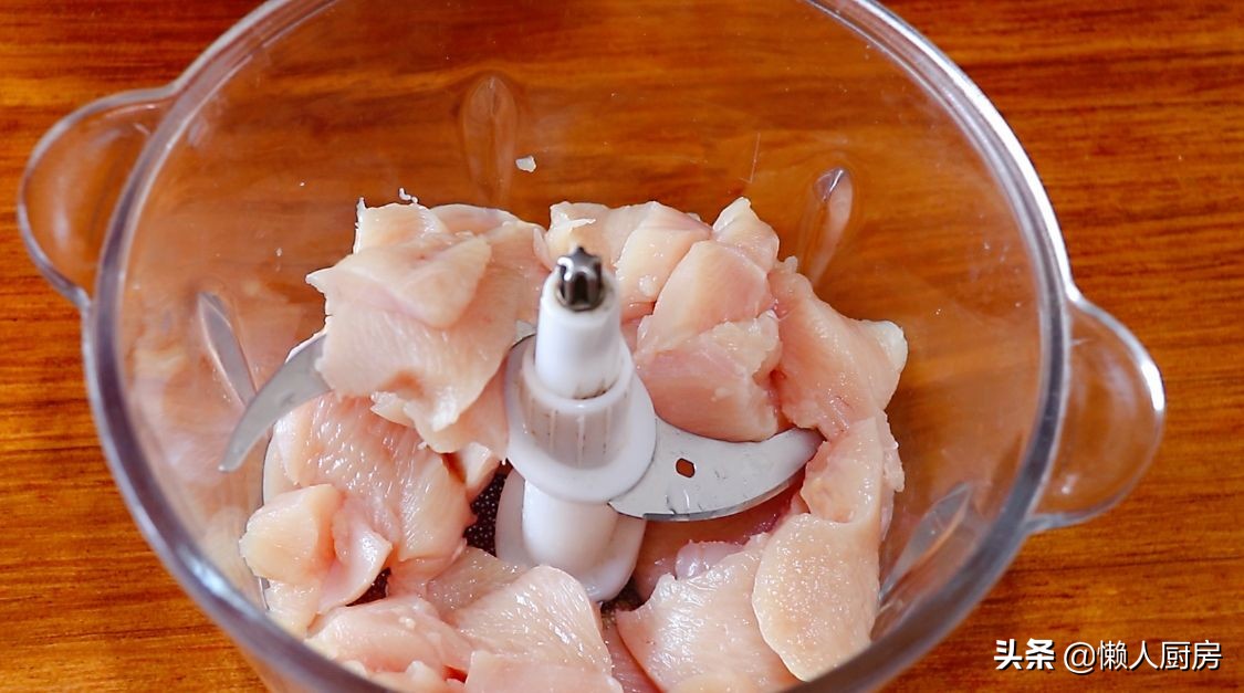 健身的人最爱鸡胸肉，教你新做法，比薯片还脆，别错过